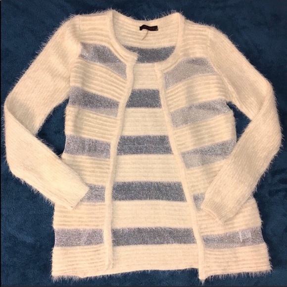 Elaine Off at 5: Furry Silver Mesh Sweater Blazer - Picture 4 of 8